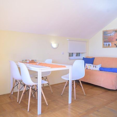 Apartment Christian Karlobag Room photo